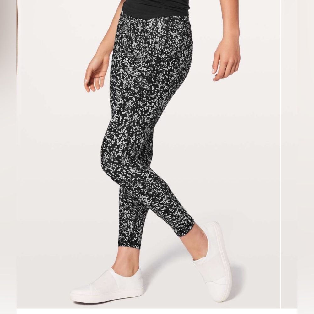 Lululemon In Movement 7/8 Tight Everlux Chirasu Black Leggings Size 6